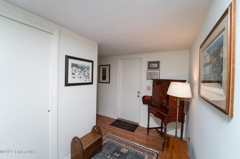 28 Chestnut Rd, Delmar, NY 12054 photo 4