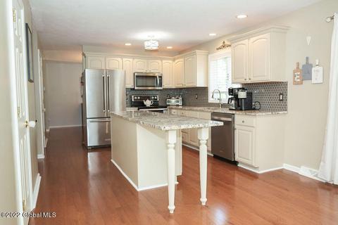 33 Squire Rd, Schenectady, NY 12304 photo 8