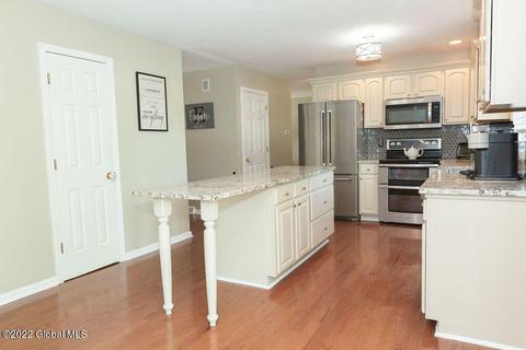 33 Squire Rd, Schenectady, NY 12304 photo 6