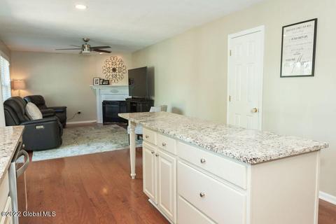 33 Squire Rd, Schenectady, NY 12304 photo 10