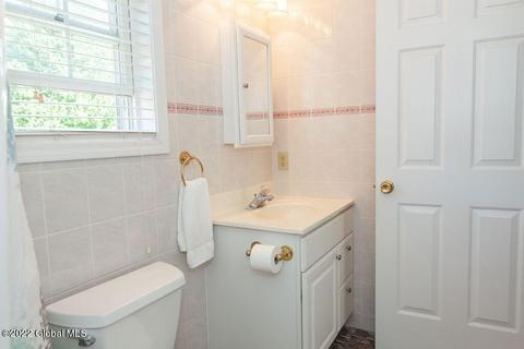 33 Squire Rd, Schenectady, NY 12304 photo 31