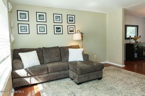 33 Squire Rd, Schenectady, NY 12304 photo 17