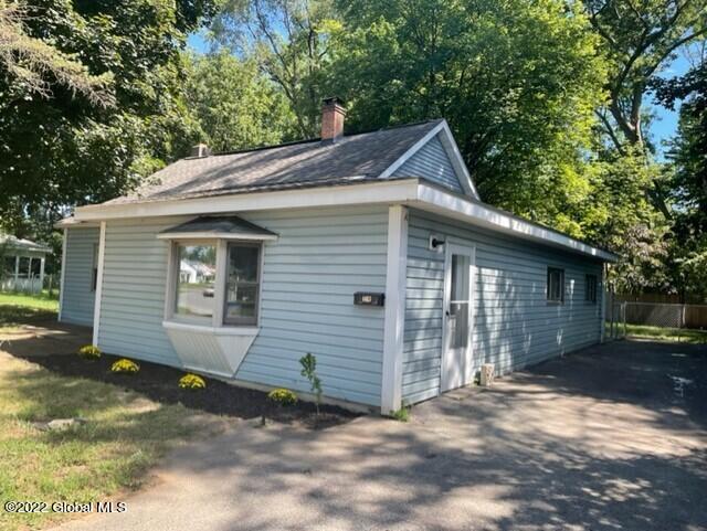 1113 Roberta Rd, Schenectady, NY 12303 photo 2