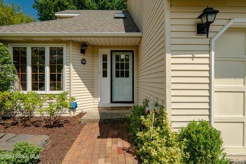 80 Commonwealth Dr, Glenmont, NY 12077 photo 3