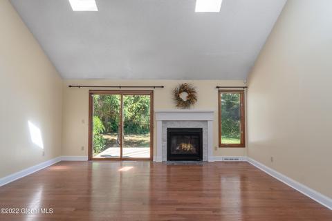 80 Commonwealth Dr, Glenmont, NY 12077 photo 8