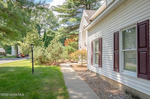 53 Mohawk Trl, Slingerlands, NY 12159 photo 3