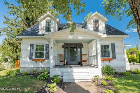 71 Eastholm Rd, Schenectady, NY 12304 photo 1