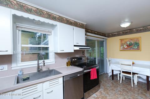 75 The Crossway, Delmar, NY 12054 photo 14