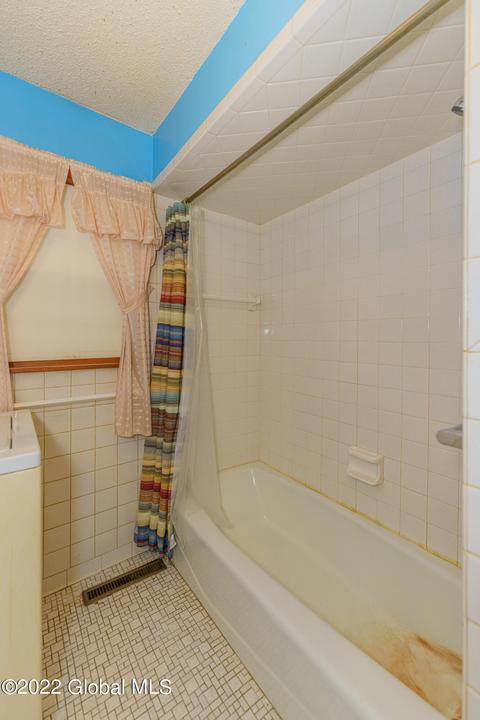 2483 Augustine Ave, Schenectady, NY 12306 photo 15