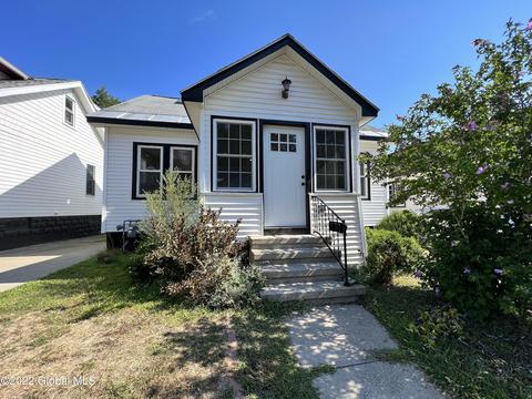63 Pershing Dr, Schenectady, NY 12302 photo 8