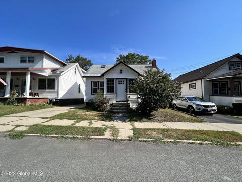 63 Pershing Dr, Schenectady, NY 12302 photo 9