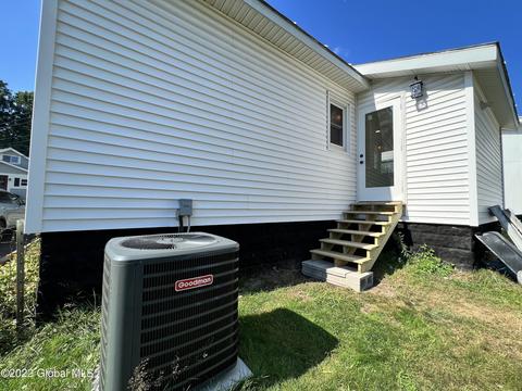 63 Pershing Dr, Schenectady, NY 12302 photo 17