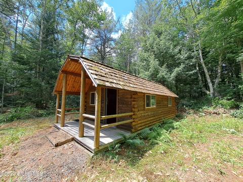 197 Min Allen Rd, Hadley, NY 12835