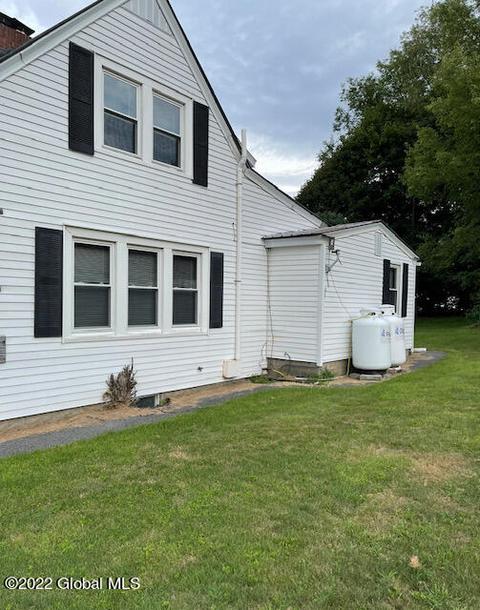 210 Walnut St, Corinth, NY 12822 photo 18