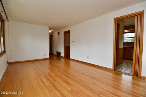 1746 Van Cortland St, Schenectady, NY 12303 photo 10