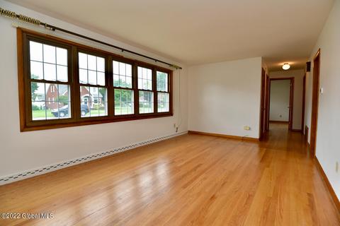 1746 Van Cortland St, Schenectady, NY 12303 photo 9