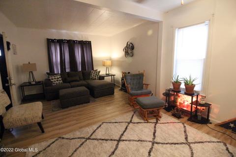 435 Seneca St, Schenectady, NY 12308 photo 4