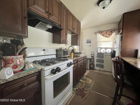 2902 Coniston Rd, Schenectady, NY 12304 photo 5