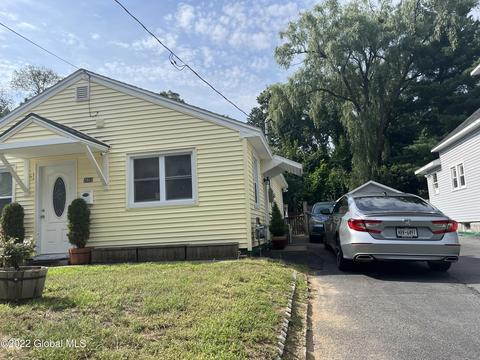 2902 Coniston Rd, Schenectady, NY 12304 photo 3