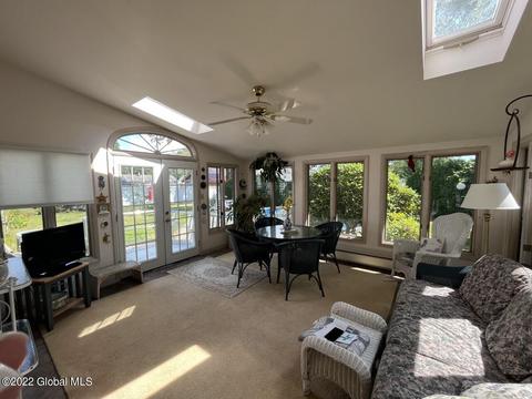 9 Bertone Dr, Schenectady, NY 12306 photo 4