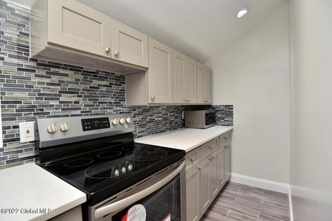 4 Harvard St, Schenectady, NY 12304 photo 5