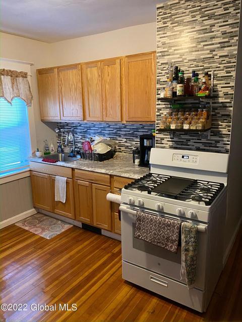 431 Division St, Schenectady, NY 12304 photo 5