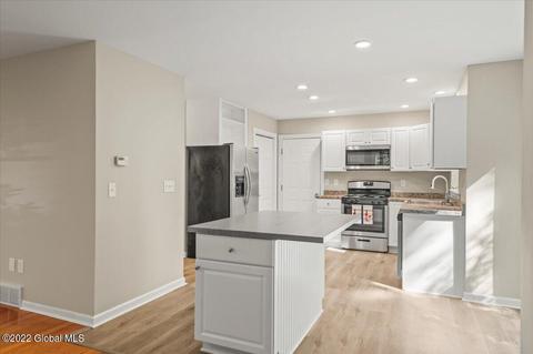 16 Dandelion Dr, Gansevoort, NY 12831 photo 11