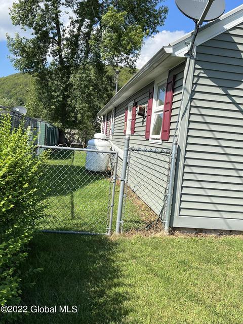27 Champlain Ave, Whitehall, NY 12887 photo 26