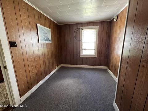27 Champlain Ave, Whitehall, NY 12887 photo 9