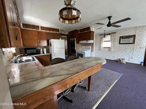 27 Champlain Ave, Whitehall, NY 12887 photo 6