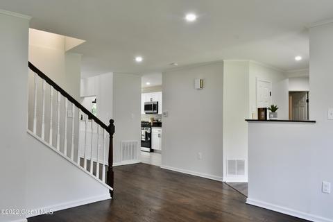3271 E Old State Rd, Schenectady, NY 12303 photo 3