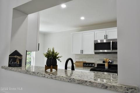 3271 E Old State Rd, Schenectady, NY 12303 photo 8