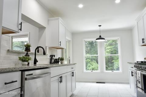 3271 E Old State Rd, Schenectady, NY 12303 photo 9