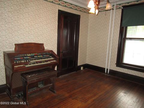 662 E Main St, Cobleskill, NY 12043 photo 8