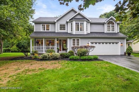 72 Deer Run Holw, Halfmoon, NY 12065 photo 3