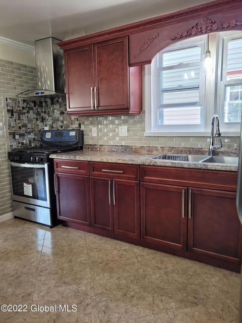 1029 Strong St, Schenectady, NY 12307 photo 8