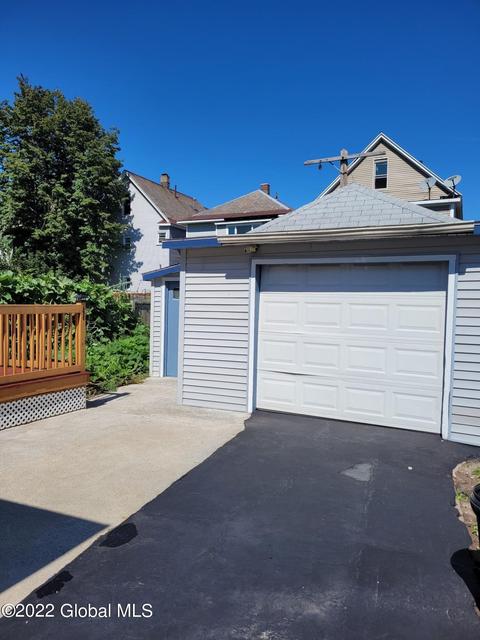 1029 Strong St, Schenectady, NY 12307 photo 3