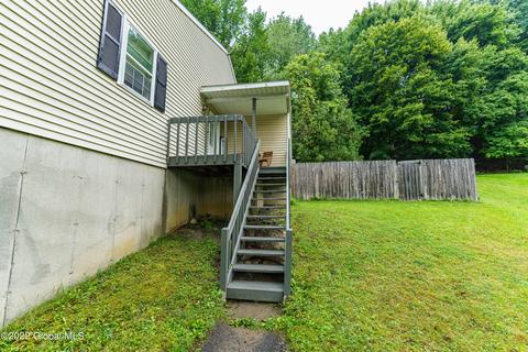 46 Heyden Rd, Troy, NY 12180 photo 4