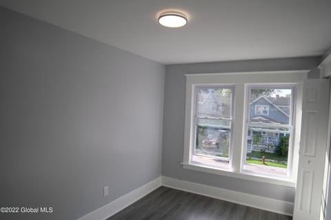 1084 Keyes Ave, Schenectady, NY 12309 photo 10