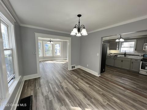 1084 Keyes Ave, Schenectady, NY 12309 photo 8