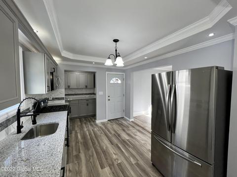 1084 Keyes Ave, Schenectady, NY 12309 photo 4
