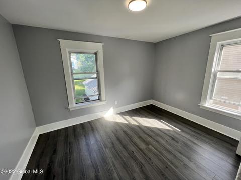 1084 Keyes Ave, Schenectady, NY 12309 photo 11