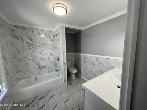 1084 Keyes Ave, Schenectady, NY 12309 photo 14