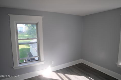 1084 Keyes Ave, Schenectady, NY 12309 photo 12