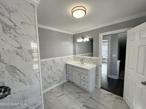 1084 Keyes Ave, Schenectady, NY 12309 photo 13