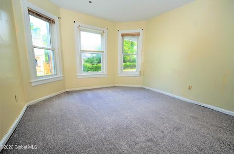 532 Lang St, Schenectady, NY 12308 photo 4