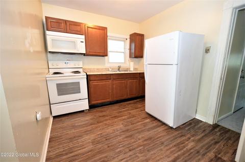 532 Lang St, Schenectady, NY 12308 photo 5