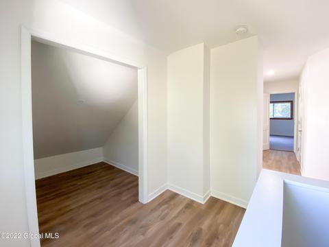 845 Curry Rd, Schenectady, NY 12306 photo 21