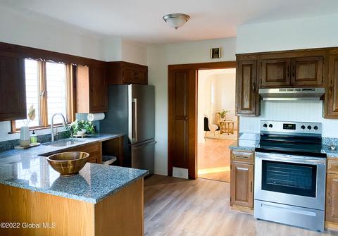 845 Curry Rd, Schenectady, NY 12306 photo 11