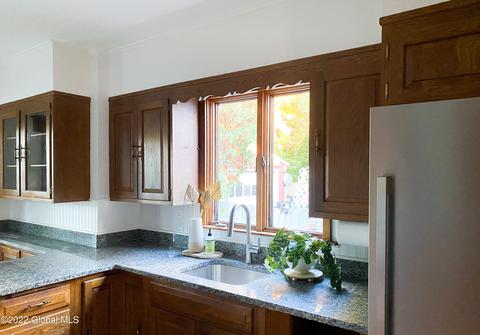 845 Curry Rd, Schenectady, NY 12306 photo 9